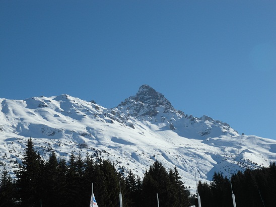������� DENT DE BURGIN (2739 m) �� ������� MERIBEL VILLAGE